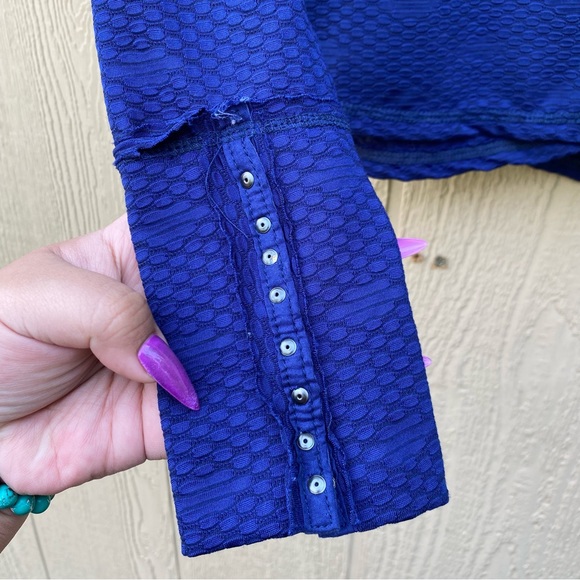 FREE PEOPLE Blue Top - Picture 4 of 6